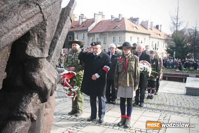Zdjęcie w galerii na portalu naszwodzislaw.com: Narodowe Święto Niepodległości. Uroczystości w Wodzisławiu. FOTORELACJA  wiadomości z regionu