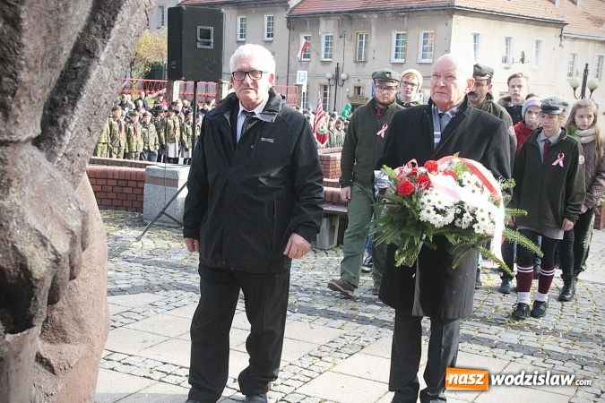 Zdjęcie w galerii na portalu naszwodzislaw.com: Narodowe Święto Niepodległości. Uroczystości w Wodzisławiu. FOTORELACJA  wiadomości z regionu