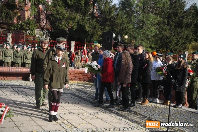 Zdjęcie w galerii na portalu naszwodzislaw.com: Narodowe Święto Niepodległości. Uroczystości w Wodzisławiu. FOTORELACJA  wiadomości z regionu