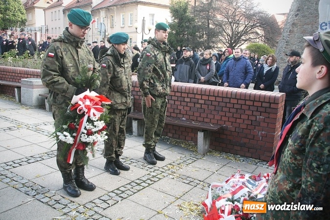 Zdjęcie w galerii na portalu naszwodzislaw.com: Narodowe Święto Niepodległości. Uroczystości w Wodzisławiu. FOTORELACJA  wiadomości z regionu