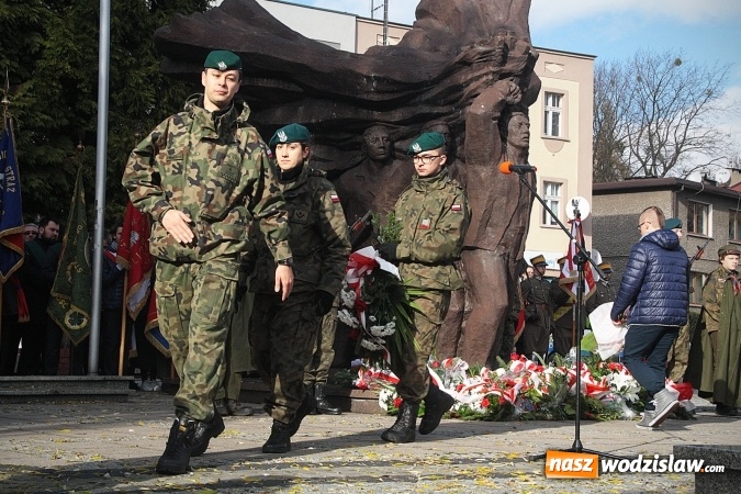 Zdjęcie w galerii na portalu naszwodzislaw.com: Narodowe Święto Niepodległości. Uroczystości w Wodzisławiu. FOTORELACJA  wiadomości z regionu