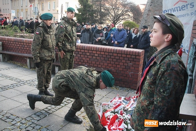 Zdjęcie w galerii na portalu naszwodzislaw.com: Narodowe Święto Niepodległości. Uroczystości w Wodzisławiu. FOTORELACJA  wiadomości z regionu