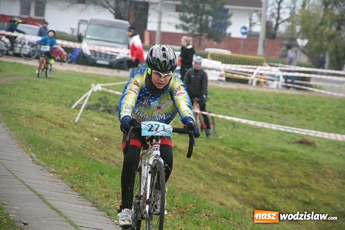Zdjęcie w galerii na portalu naszwodzislaw.com:  Zawody sportowe na 11 listopada. Cykliści rywalizują w Rydułtowach  wiadomości z regionu