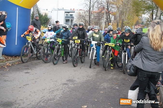 Zdjęcie w galerii na portalu naszwodzislaw.com:  Zawody sportowe na 11 listopada. Cykliści rywalizują w Rydułtowach  wiadomości z regionu