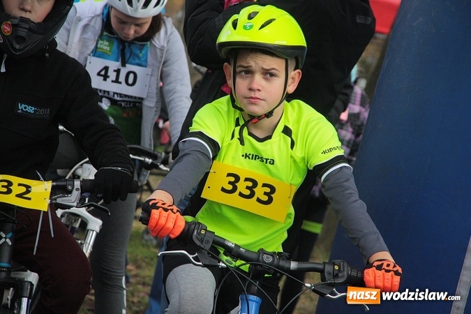 Zdjęcie w galerii na portalu naszwodzislaw.com:  Zawody sportowe na 11 listopada. Cykliści rywalizują w Rydułtowach  wiadomości z regionu