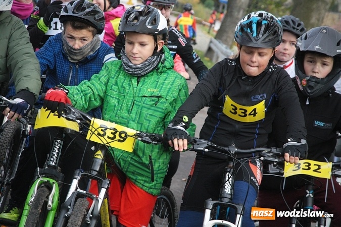Zdjęcie w galerii na portalu naszwodzislaw.com:  Zawody sportowe na 11 listopada. Cykliści rywalizują w Rydułtowach  wiadomości z regionu