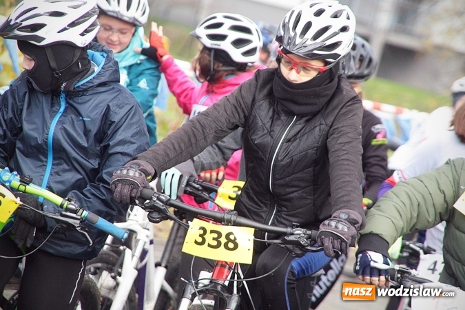 Zdjęcie w galerii na portalu naszwodzislaw.com:  Zawody sportowe na 11 listopada. Cykliści rywalizują w Rydułtowach  wiadomości z regionu