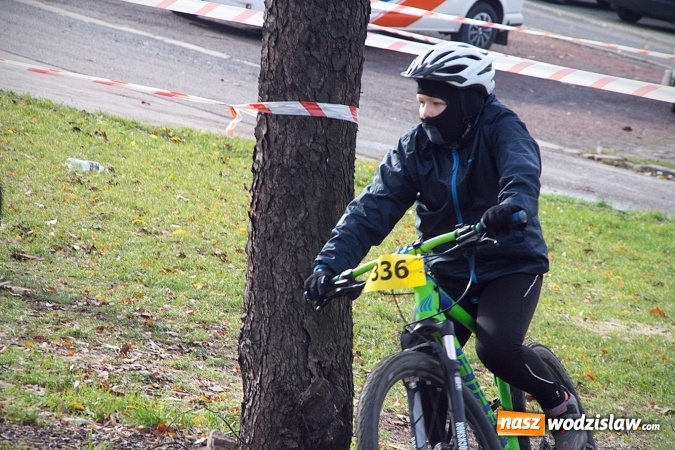Zdjęcie w galerii na portalu naszwodzislaw.com:  Zawody sportowe na 11 listopada. Cykliści rywalizują w Rydułtowach  wiadomości z regionu