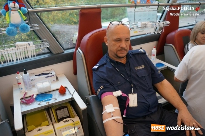 Zdjęcie w galerii na portalu naszwodzislaw.com: Nasza Krew – Nasza Ojczyzna. Wodzisławscy policjanci wsparli ogólnopolską akcję wiadomości z regionu
