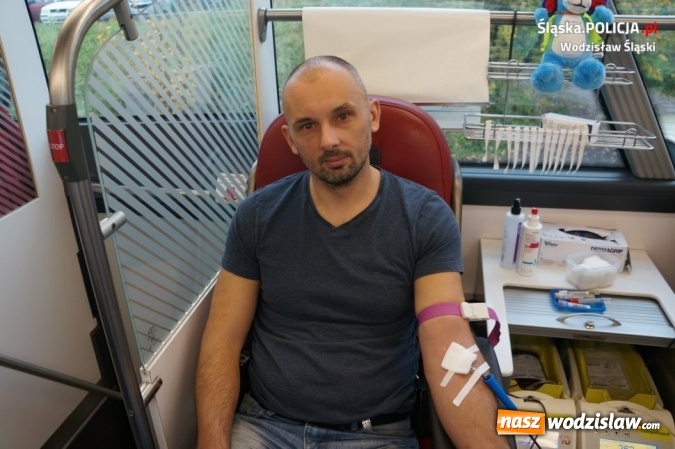 Zdjęcie w galerii na portalu naszwodzislaw.com: Nasza Krew – Nasza Ojczyzna. Wodzisławscy policjanci wsparli ogólnopolską akcję wiadomości z regionu