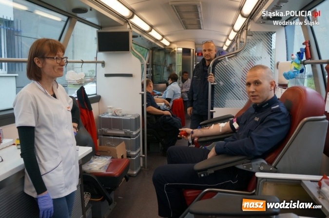 Zdjęcie w galerii na portalu naszwodzislaw.com: Nasza Krew – Nasza Ojczyzna. Wodzisławscy policjanci wsparli ogólnopolską akcję wiadomości z regionu