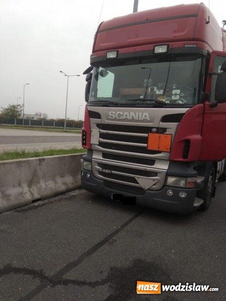Zdjęcie w galerii na portalu naszwodzislaw.com: Zatrzymanie w Godowie: Niezgłoszony tytoń ukryty wśród niebezpiecznych towarów  wiadomości z regionu