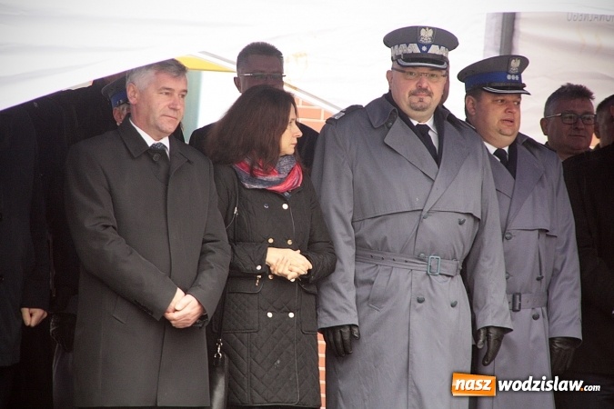 Zdjęcie w galerii na portalu naszwodzislaw.com: Mieszkańcy mogą czuć się bezpieczniej. W Gołkowicach otwarto komisariat policji  wiadomości z regionu