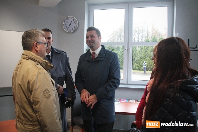 Zdjęcie w galerii na portalu naszwodzislaw.com: Mieszkańcy mogą czuć się bezpieczniej. W Gołkowicach otwarto komisariat policji  wiadomości z regionu
