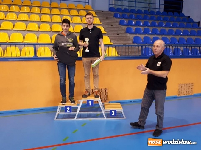 Zdjęcie w galerii na portalu naszwodzislaw.com: Turniej tenisa stołowego z okazji Święta Niepodległości  wiadomości z regionu