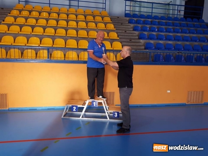 Zdjęcie w galerii na portalu naszwodzislaw.com: Turniej tenisa stołowego z okazji Święta Niepodległości  wiadomości z regionu