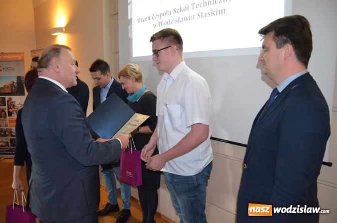 Zdjęcie w galerii na portalu naszwodzislaw.com: GameRoom czy krematorium, czyli pomysły młodych na biznes  wiadomości z regionu