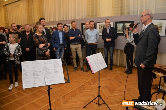 Zdjęcie w galerii na portalu naszwodzislaw.com: Miłosz Nosiadek zaprezentował swoje prace w radlińskim MOK-u  wiadomości z regionu
