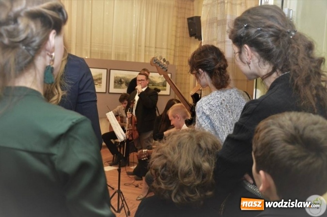 Zdjęcie w galerii na portalu naszwodzislaw.com: Miłosz Nosiadek zaprezentował swoje prace w radlińskim MOK-u  wiadomości z regionu