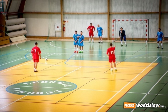 Zdjęcie w galerii na portalu naszwodzislaw.com: Wodzisławscy strażacy wicemistrzami Śląska w futsalu! wiadomości z regionu
