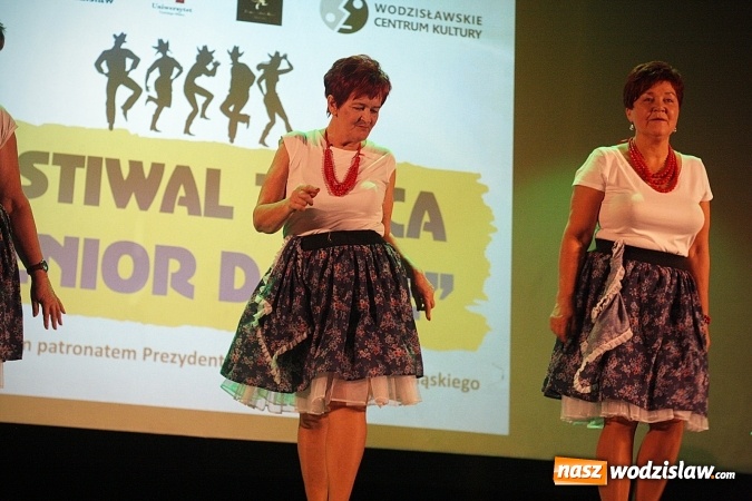 Zdjęcie w galerii na portalu naszwodzislaw.com: 160 seniorów na deskach Wodzisławskiego Centrum Kultury  wiadomości z regionu