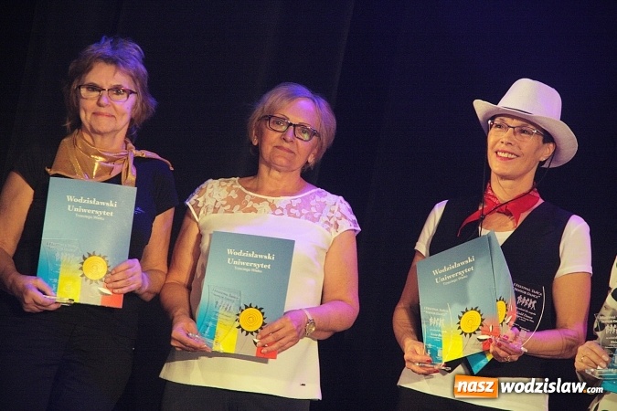 Zdjęcie w galerii na portalu naszwodzislaw.com: 160 seniorów na deskach Wodzisławskiego Centrum Kultury  wiadomości z regionu