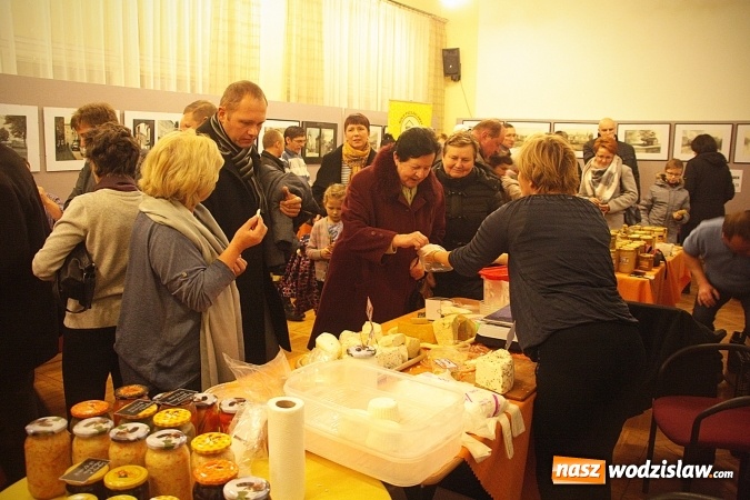 Zdjęcie w galerii na portalu naszwodzislaw.com: Jarmark Pszczeli cieszył się sporym zainteresowaniem  wiadomości z regionu