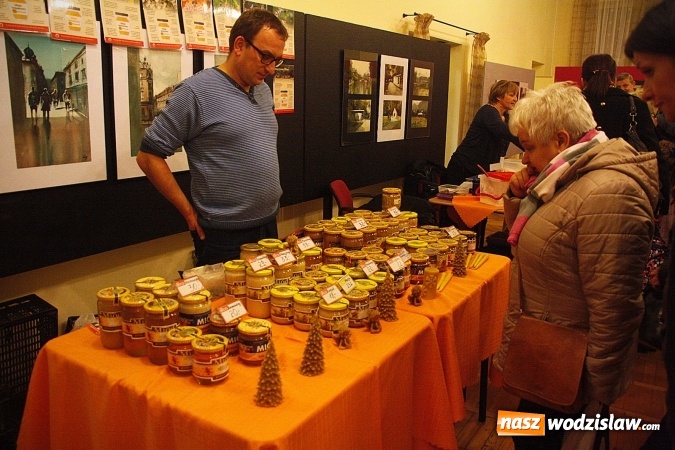 Zdjęcie w galerii na portalu naszwodzislaw.com: Jarmark Pszczeli cieszył się sporym zainteresowaniem  wiadomości z regionu