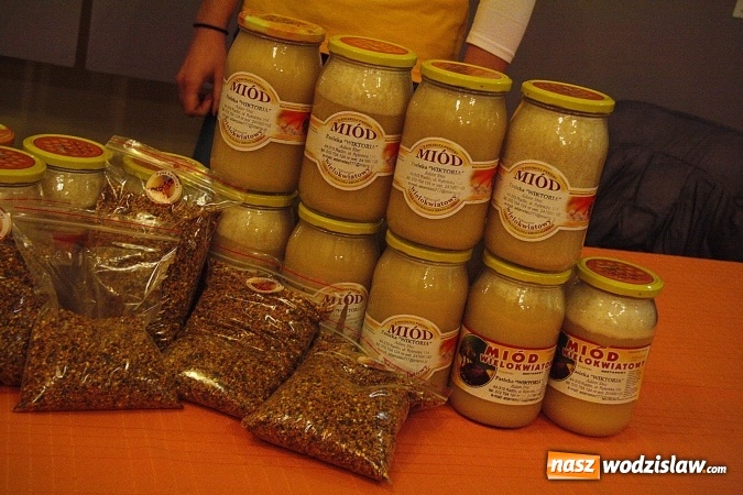 Zdjęcie w galerii na portalu naszwodzislaw.com: Jarmark Pszczeli cieszył się sporym zainteresowaniem  wiadomości z regionu