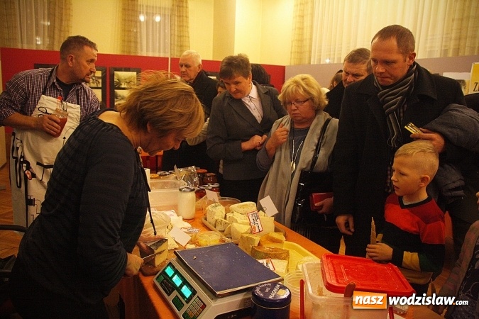 Zdjęcie w galerii na portalu naszwodzislaw.com: Jarmark Pszczeli cieszył się sporym zainteresowaniem  wiadomości z regionu