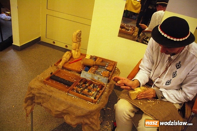 Zdjęcie w galerii na portalu naszwodzislaw.com: Jarmark Pszczeli cieszył się sporym zainteresowaniem  wiadomości z regionu