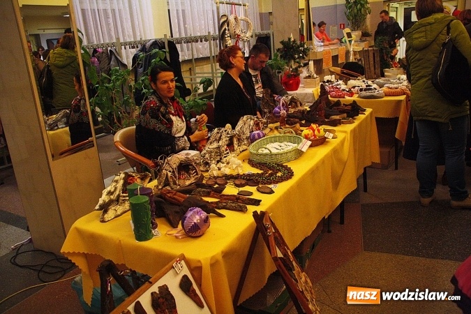 Zdjęcie w galerii na portalu naszwodzislaw.com: Jarmark Pszczeli cieszył się sporym zainteresowaniem  wiadomości z regionu