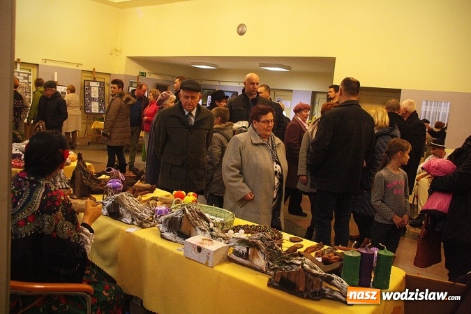 Zdjęcie w galerii na portalu naszwodzislaw.com: Jarmark Pszczeli cieszył się sporym zainteresowaniem  wiadomości z regionu