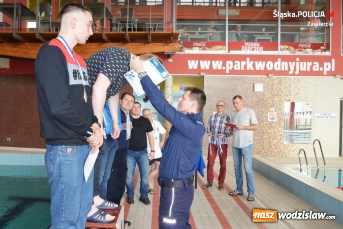 Zdjęcie w galerii na portalu naszwodzislaw.com: Wojewódzkie Mistrzostwa Policji w Pływaniu. Reprezentantka z Wodzisławia na podium  wiadomości z regionu