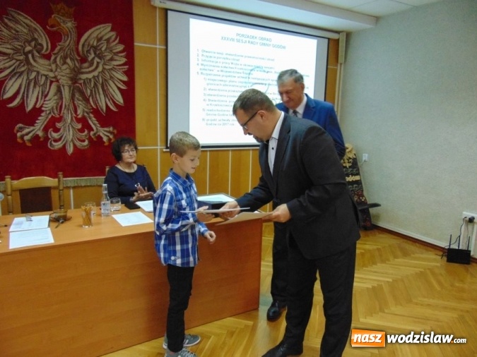 Zdjęcie w galerii na portalu naszwodzislaw.com: Nagrody indywidualne za osiągnięcia w dziedzinie sportu wręczone. W Godowie nagrodzili najlepszych  wiadomości z regionu