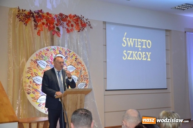 Zdjęcie w galerii na portalu naszwodzislaw.com: W PCKZiU otwarto nową siłownię na świeżym powietrzu wiadomości z regionu