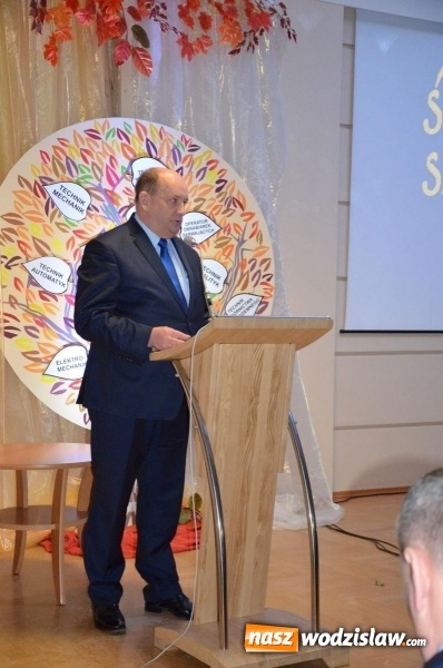 Zdjęcie w galerii na portalu naszwodzislaw.com: W PCKZiU otwarto nową siłownię na świeżym powietrzu wiadomości z regionu