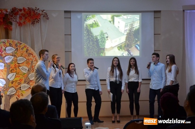 Zdjęcie w galerii na portalu naszwodzislaw.com: W PCKZiU otwarto nową siłownię na świeżym powietrzu wiadomości z regionu