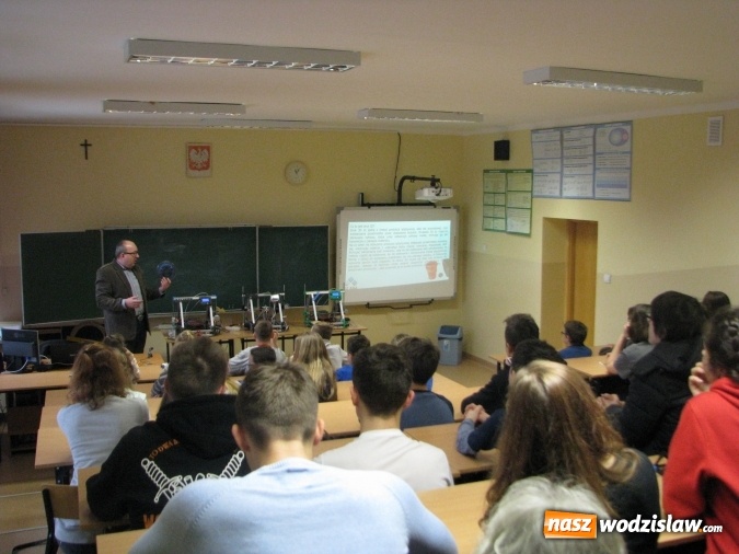 Zdjęcie w galerii na portalu naszwodzislaw.com: Światowy Tydzień Przedsiębiorczości w Radlinie. Ponad 180 uczniów skorzystało z oferty  wiadomości z regionu