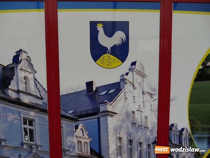 Zdjęcie w galerii na portalu naszwodzislaw.com: Nietypowy przystanek autobusowy w Kokoszycach wiadomości z regionu