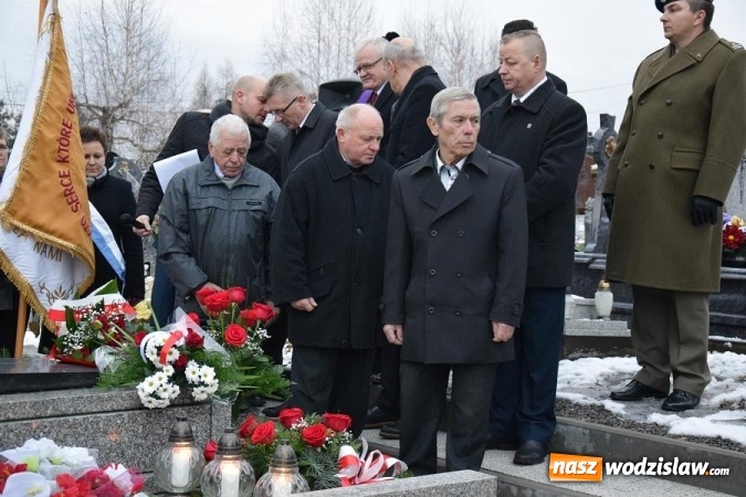 Zdjęcie w galerii na portalu naszwodzislaw.com: Mszana zadbała o grób ofiar Marszu Śmierci  wiadomości z regionu