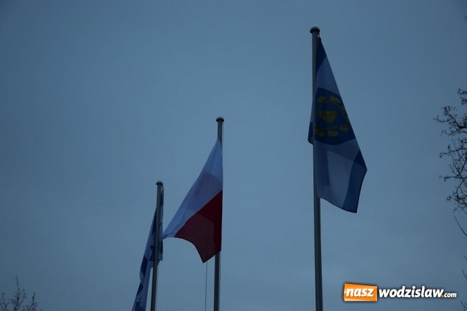 Zdjęcie w galerii na portalu naszwodzislaw.com: Mszana zadbała o grób ofiar Marszu Śmierci  wiadomości z regionu
