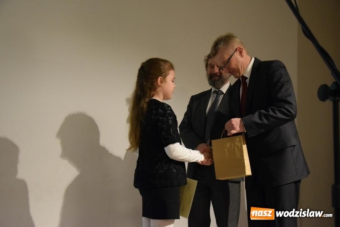 Zdjęcie w galerii na portalu naszwodzislaw.com: Mszana zadbała o grób ofiar Marszu Śmierci  wiadomości z regionu