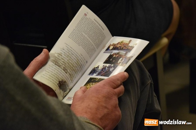 Zdjęcie w galerii na portalu naszwodzislaw.com: Mszana zadbała o grób ofiar Marszu Śmierci  wiadomości z regionu