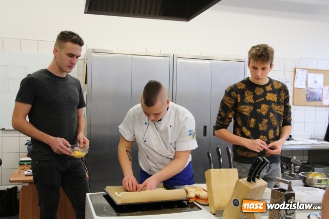 Zdjęcie w galerii na portalu naszwodzislaw.com: Zajęcia ze strzelania czy gotowania, czyli Tydzień Przedsiębiorczości w ZSP nr 2 w Rydułtowach  wiadomości z regionu