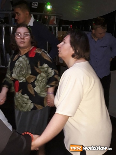 Zdjęcie w galerii na portalu naszwodzislaw.com: Andrzejki dla osób niepełnosprawnych intelektualnie. Bawiło się 130 osób  wiadomości z regionu