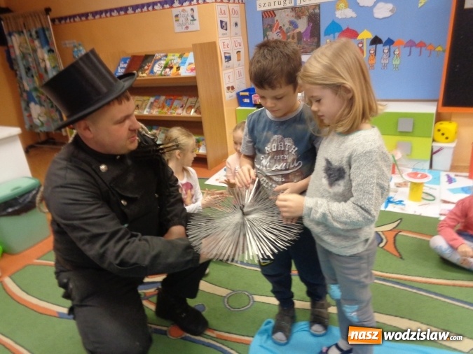 Zdjęcie w galerii na portalu naszwodzislaw.com: Dzieci dowiedziały się o szkodliwości dymu z kominów domowych i pieców grzewczych  wiadomości z regionu