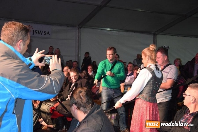 Zdjęcie w galerii na portalu naszwodzislaw.com: Blisko tysiąc osób bawiło się w sobotę na mszańskiej Barbórce wiadomości z regionu