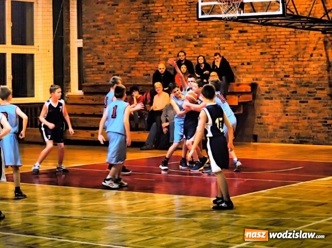Zdjęcie w galerii na portalu naszwodzislaw.com: Kolejne zwycięstwo koszykarzy MKS Wodzisław wiadomości z regionu