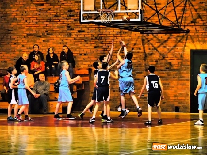 Zdjęcie w galerii na portalu naszwodzislaw.com: Kolejne zwycięstwo koszykarzy MKS Wodzisław wiadomości z regionu
